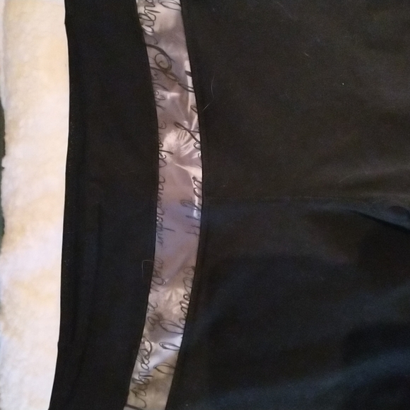 Lululemon capris - Picture 2 of 5